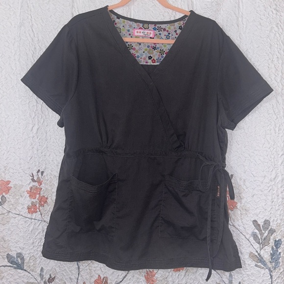 Koi Lindsey Charcoal colored Top sz XL - Picture 5 of 7